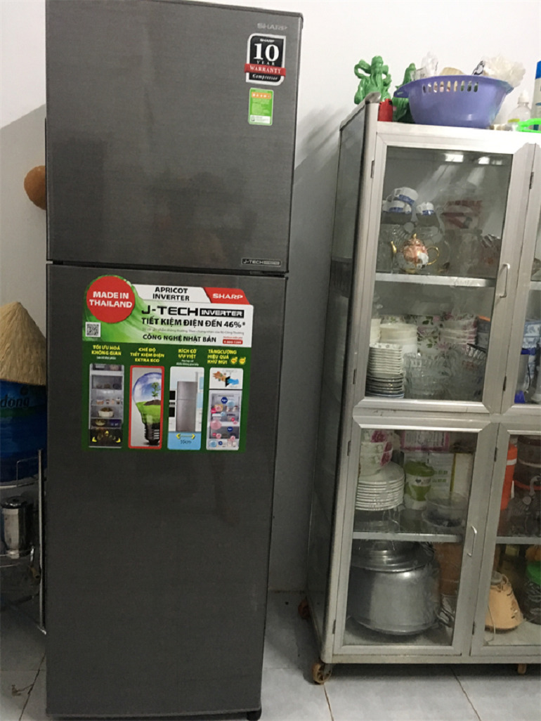 Tủ lạnh Sharp Inverter 253 lít SJ-X282AE-DS 2 Tủ lạnh Sharp Inverter 253 lít SJ-X282AE-DS có thiết kế hiện đại, tinh tế
