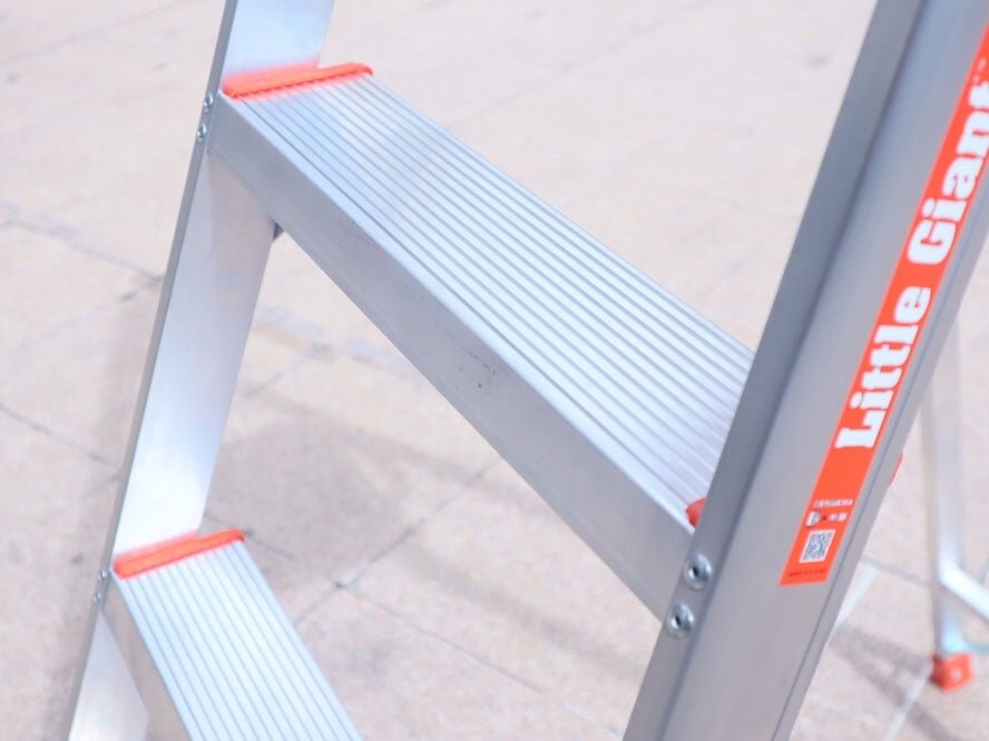 Little Giant Flip-N-Lite F6