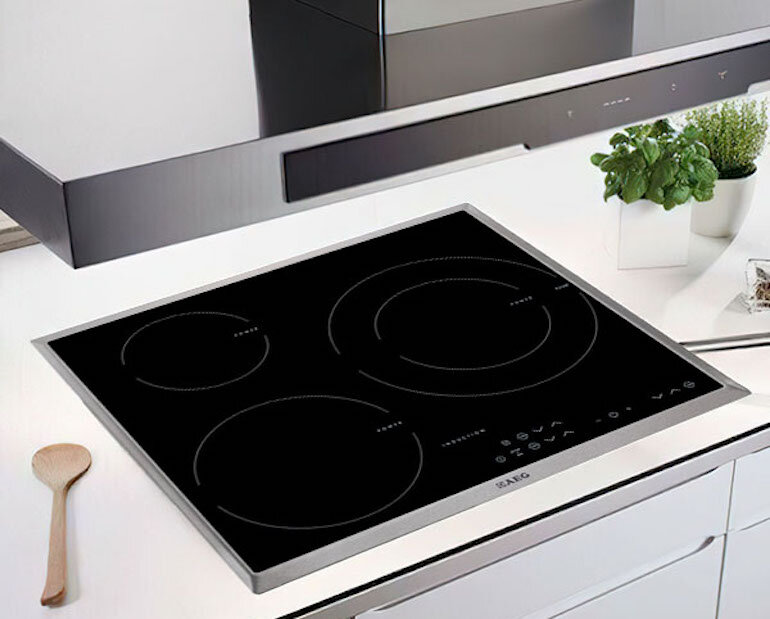 Bếp từ âm 3 vùng nấu AEG HK633222XB