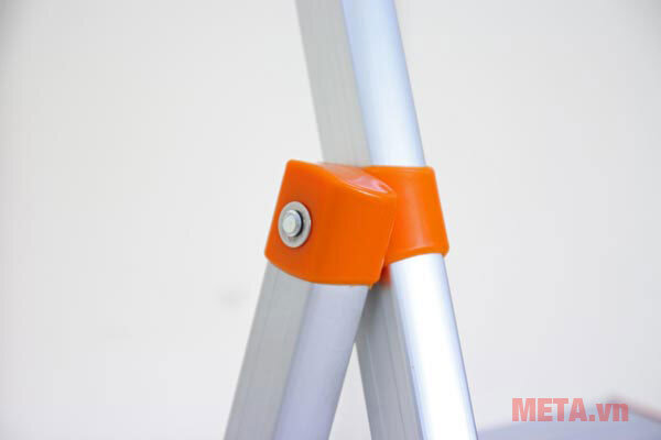 Thang nhôm ghế bản to 4 bậc Advindeq ADS-704