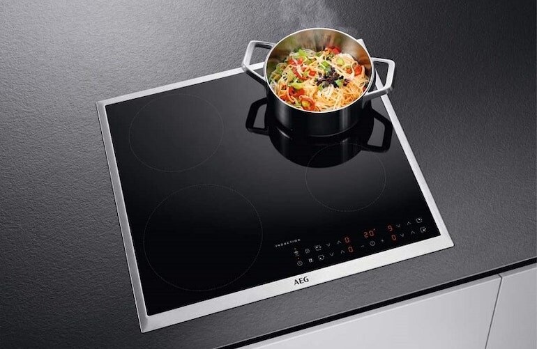 Tại sao nên sở hữu bếp từ 4 vùng nấu AEG IKB6431AXB?