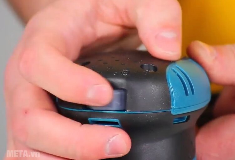 Máy chà nhám rung Makita BO4565