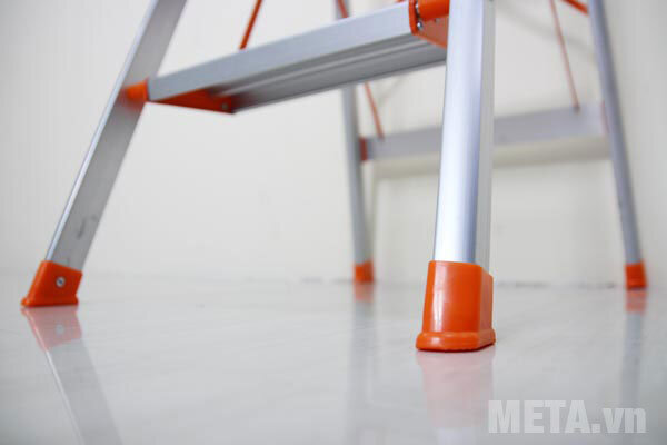 Thang nhôm ghế bản to 4 bậc Advindeq ADS-704