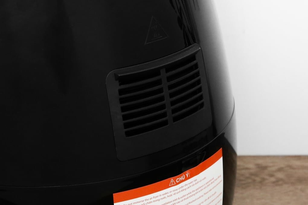 Lỗ thoát hơi nóng của nồi chiên không dầu Bluestone AFB-5870 