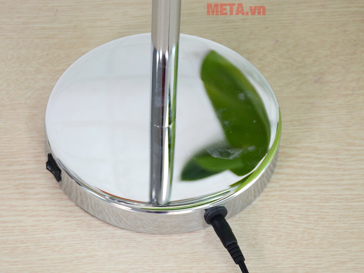 Gương trang điểm 2 mặt kèm đèn led Beurer BS69