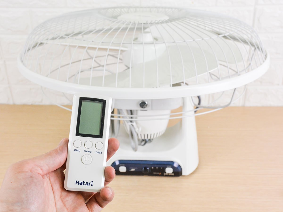 Điều khiển từ xa để chỉnh hẹn giờ, hướng gió, tốc độ Quạt đảo trần có điều khiển từ xa