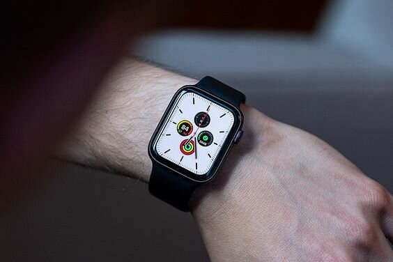 Apple Watch SE 44mm Tích hợp eSIM, kết nối độc lập