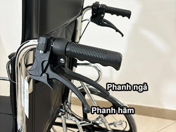 Xe lăn đa năng Lucass X7B