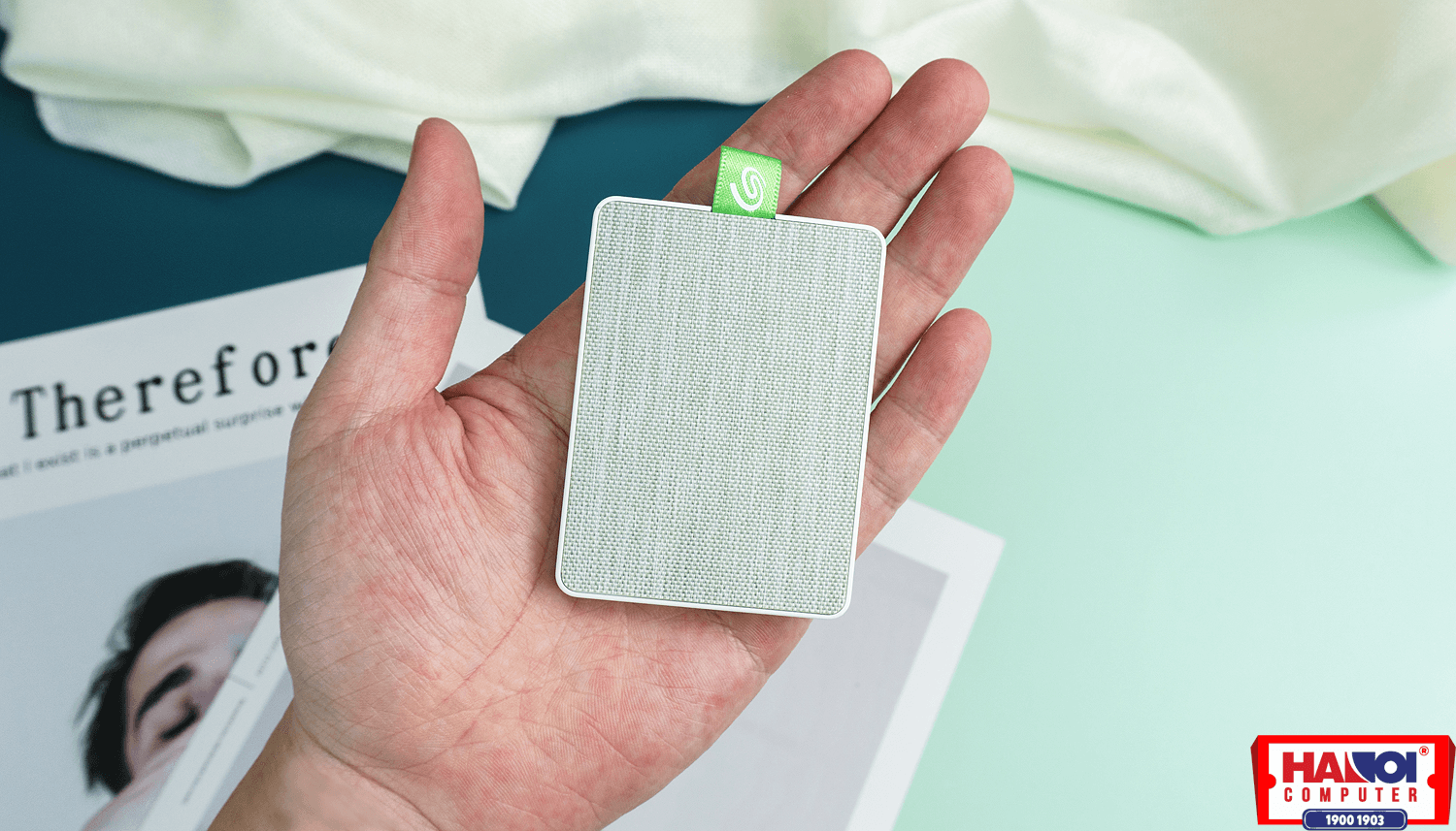 Ổ cứng gắn ngoài SSD 500GB 2.5 inch Seagate Ultra Touch Trắng - STJW500400