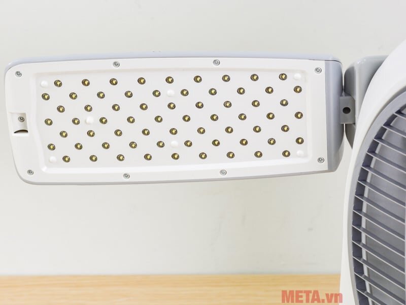 Quạt tích điện Makxim MK-DN-3221 có đèn chiếu sáng Quạt tích điện Makxim MK-DN-3221 có đèn