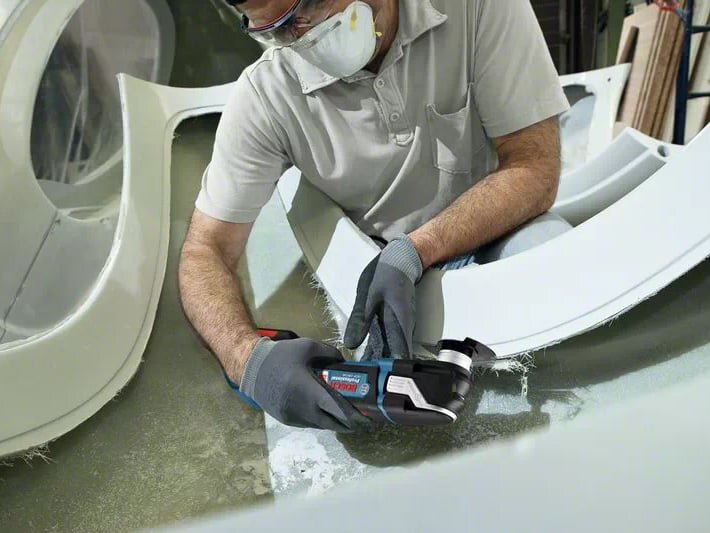 Thao tác sử dụng máy cắt đa năng Bosch GOP 18v-28 Bosch GOP 18v-28