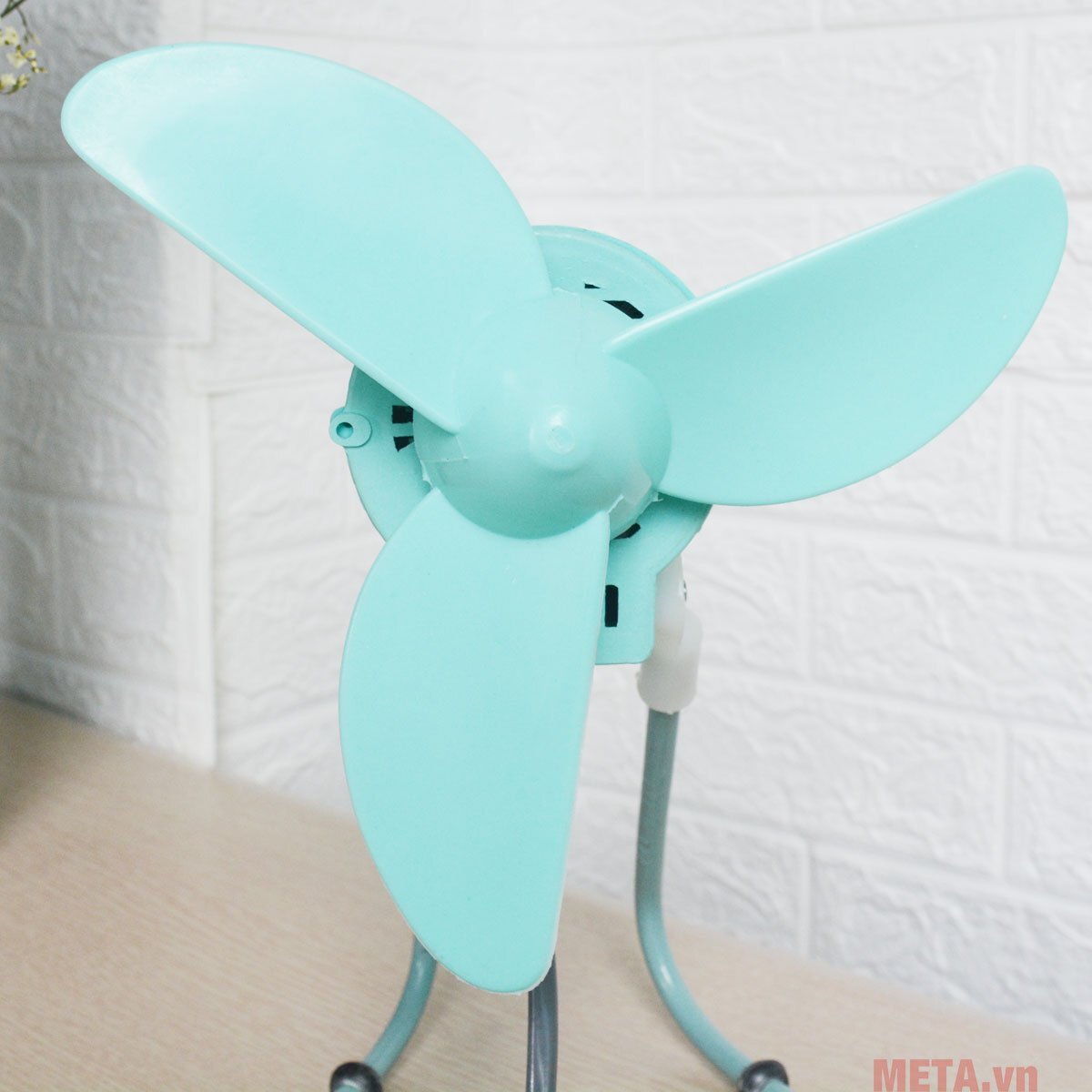 Quạt bàn 3 cánh