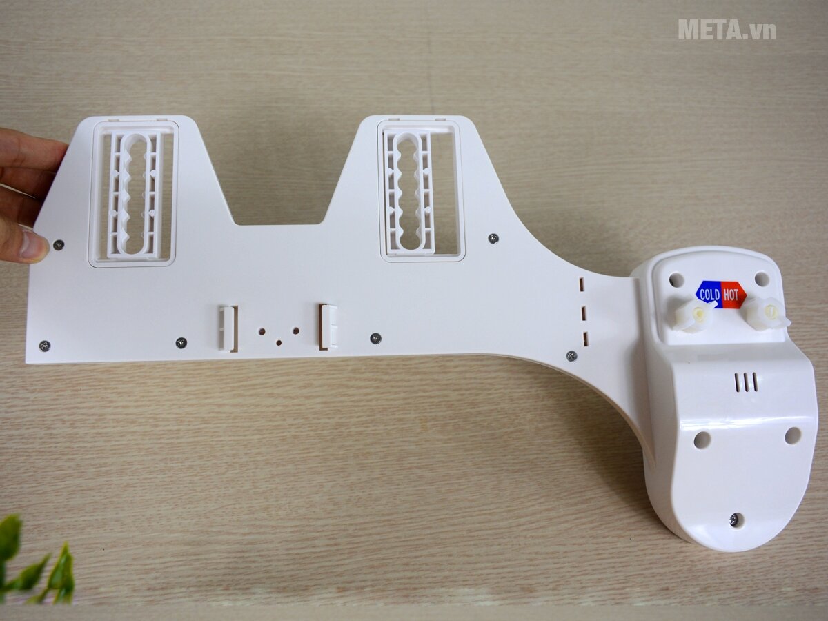 Thiết bị vệ sinh Hyundae Bidet 2 vòi phun HB-8200