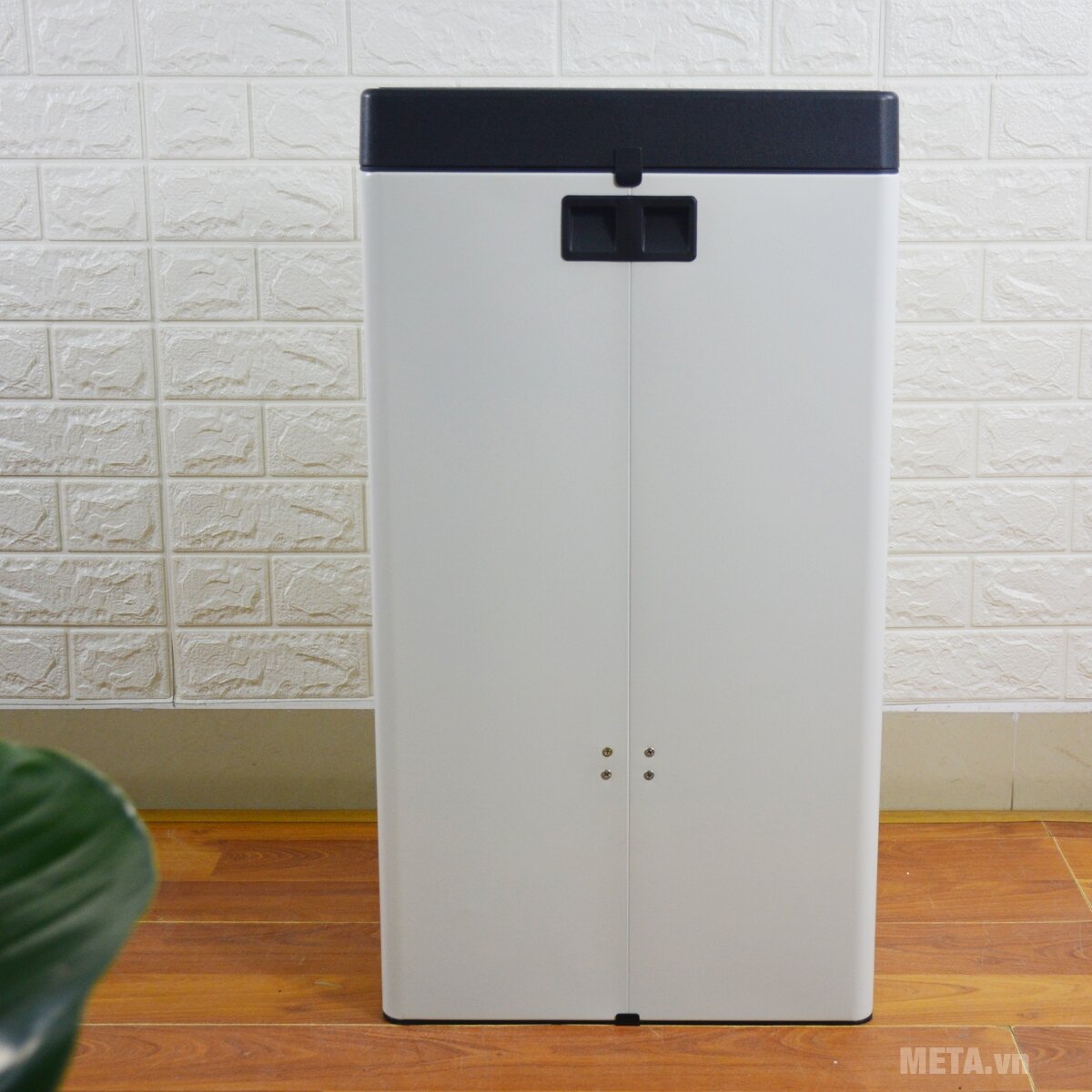 Thùng rác inox nhấn vuông lớn Fitis Mega STL2-904 - 40 lít (Trắng)