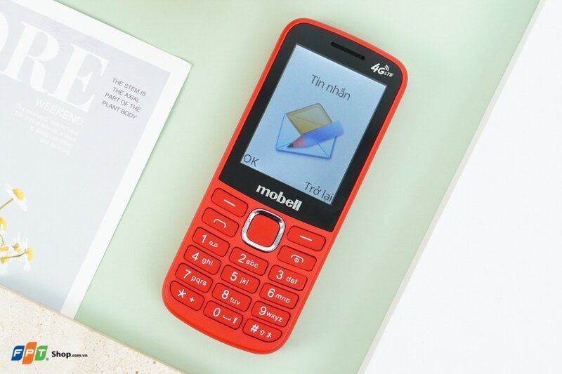 Màn hình của Mobell M331 4G có kích thước 2.4 inch