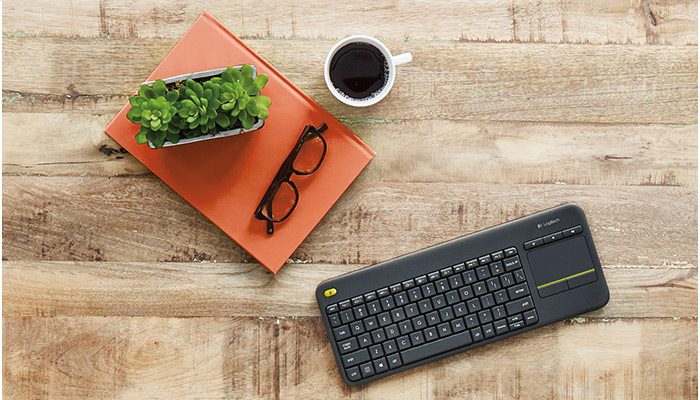 Bàn phím không dây tích hợp chuột cảm ứng Logitech K400 PLUS