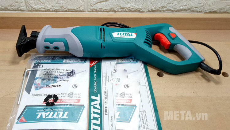 Máy cưa kiếm Total TS100802