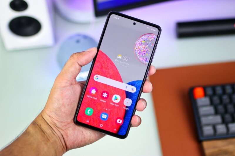 Điện thoại Samsung Galaxy A52s 128GB màn hình hiển thị