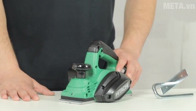 Máy bào 750W Hitachi P20SB Máy bào 750W Hitachi P20SB