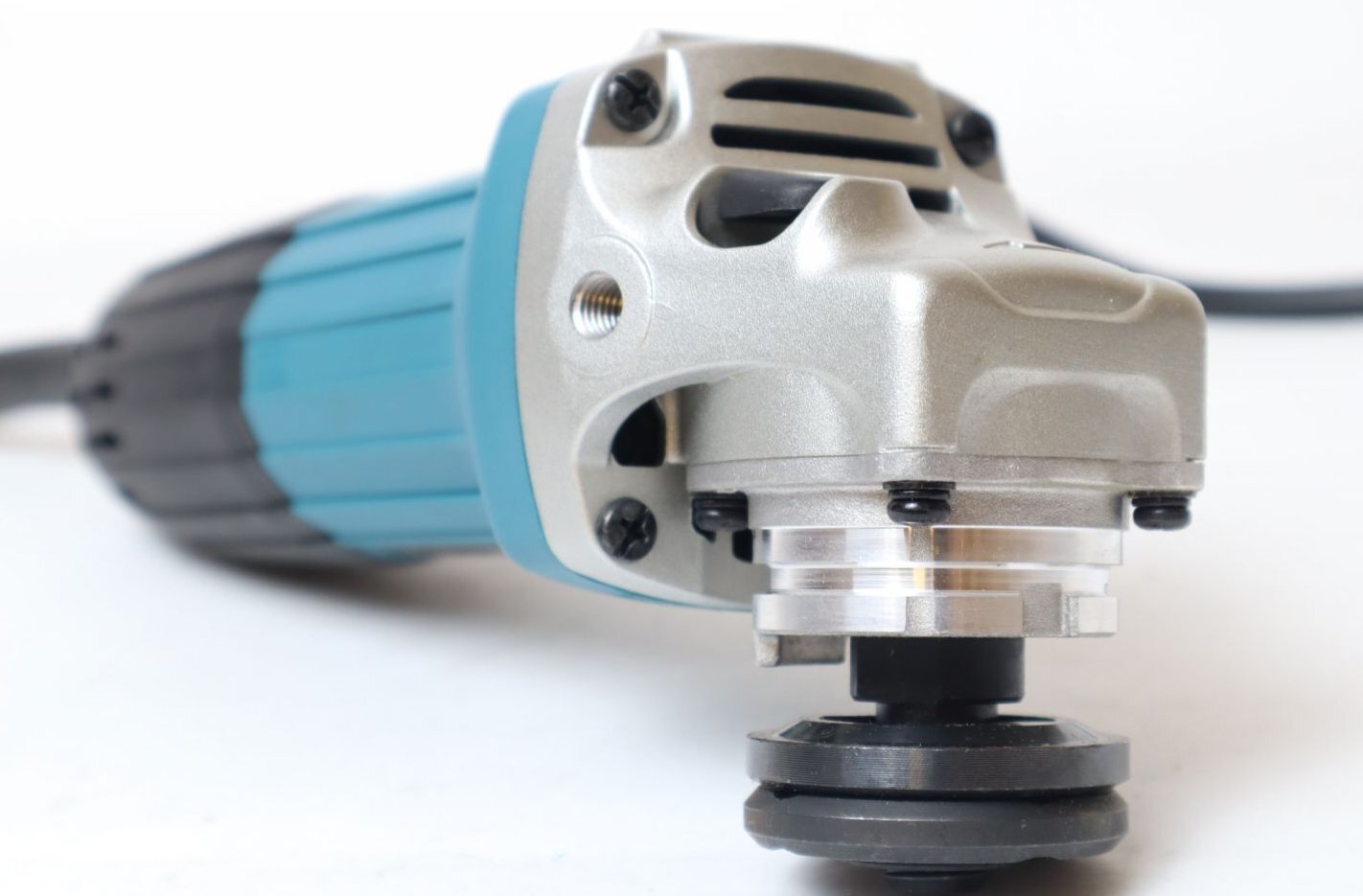 Máy mài góc có công suất lên tới 720W Máy mài góc