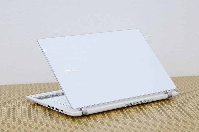 Acer Aspire V3 371 i5 4210U/4G/500G/Win8.1 Acer Aspire V3 371 i5 4210U/4G/500G/Win8.1