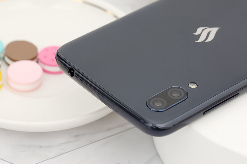 Điện thoại Vsmart Star - 2GB RAM, 16GB, 5.7 inch