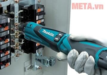 Máy khoan vặn vít chạy pin Makita DF010DSE Máy khoan vặn vít chạy pin Makita DF010DSE