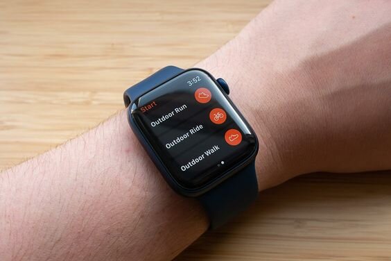 Rất nhiều tính năng tiện ích của đồng hồ Apple Watch Series 6 GPS 40mm