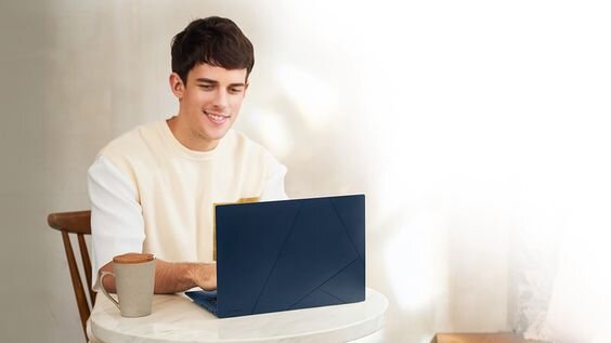 Asus Zenbook 14 OLED UX3402ZA-KM218W (Ảnh 4)