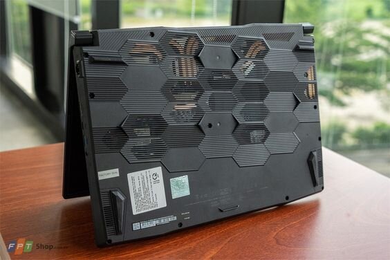 tản nhiệt MSI Bravo 15 B5DD 060VN