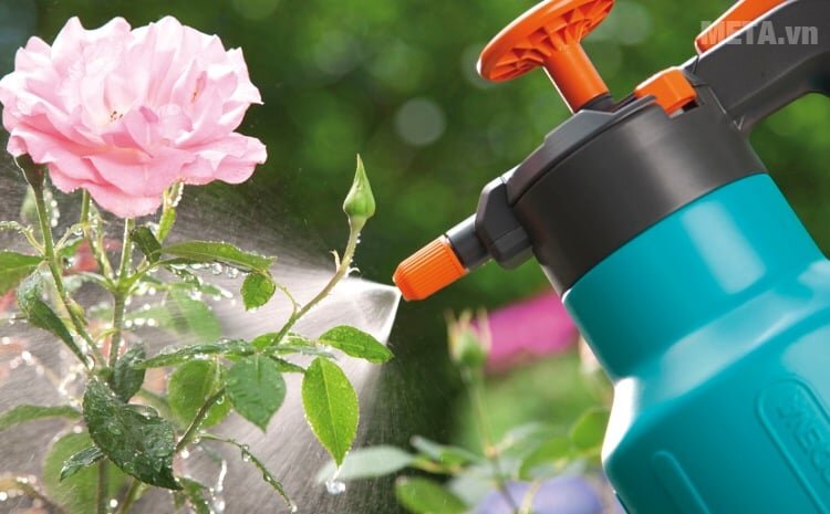 Bình xịt áp suất 1,25 lít Gardena 00814-20 thiết kế miệng phun tia đều. Bình xịt áp suất 1,25 lít Gardena 00814-20 thiết kế miệng phun tia đều.