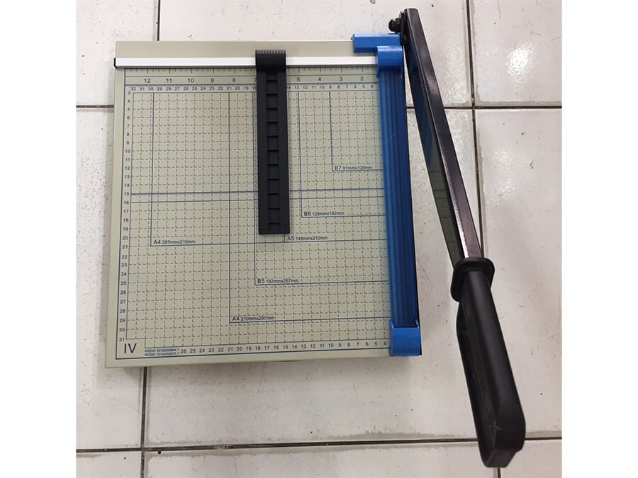 Ảnh thực tế của máy cắt giấy Bosser GD-04 A4 Ảnh thực tế của máy cắt giấy Bosser GD-04 A4