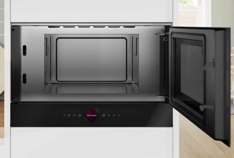 Lò vi sóng Bosch Series 8 BFR7221B1 được tích hợp nhiều tiện ích thông minh