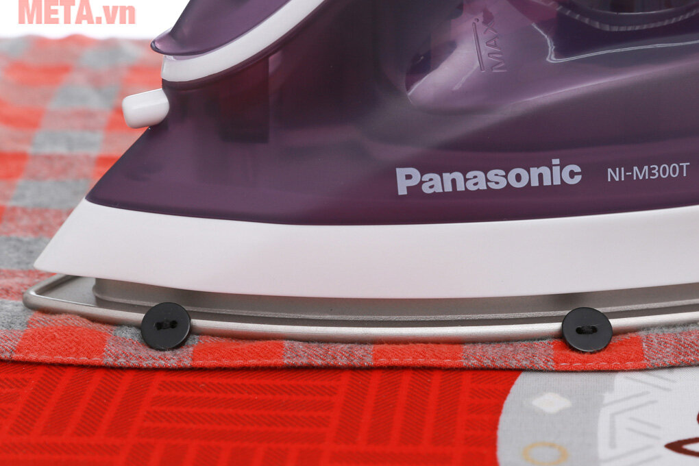 Bàn là hơi nước Panasonic NI-M300TVRA