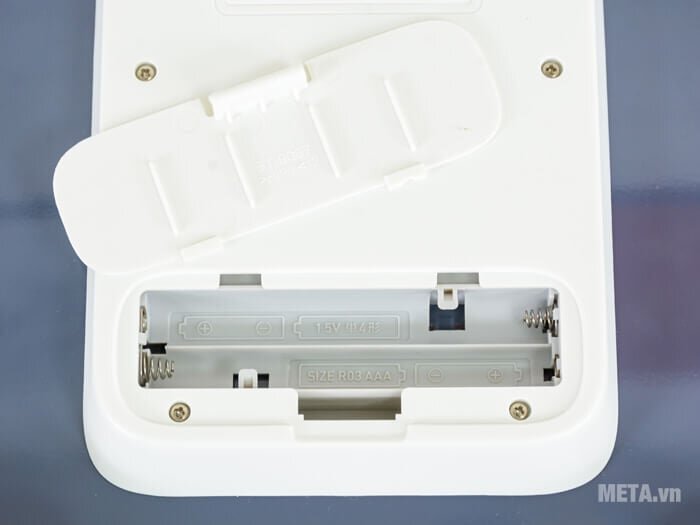 Cân đo lượng mỡ cơ thể Omron HBF-224 sử dụng pin AAA Cân đo lượng mỡ cơ thể Omron HBF-224