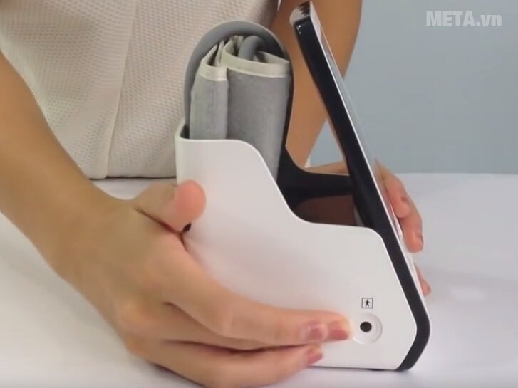 Máy đo huyết áp bắp tay Citizen CH-456