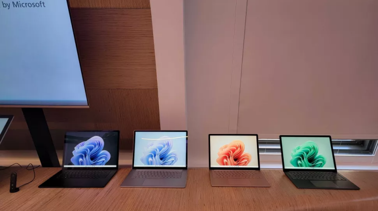 Laptop Surface Laptop 5 - Intel Core i5-1235U, 8GB RAM, SSD 256GB, Intel Iris Xe Graphics, 13.5 inch