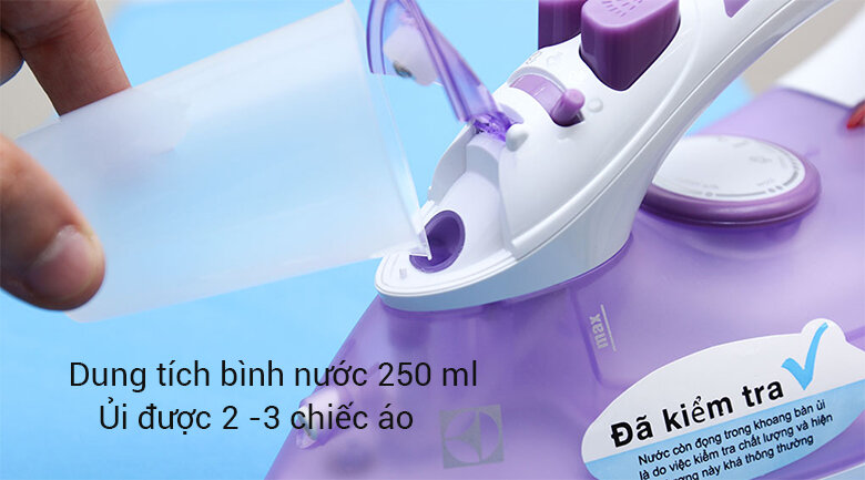 Bàn ủi hơi nước Electrolux ESI4015 Bàn ủi hơi nước Electrolux ESI4015