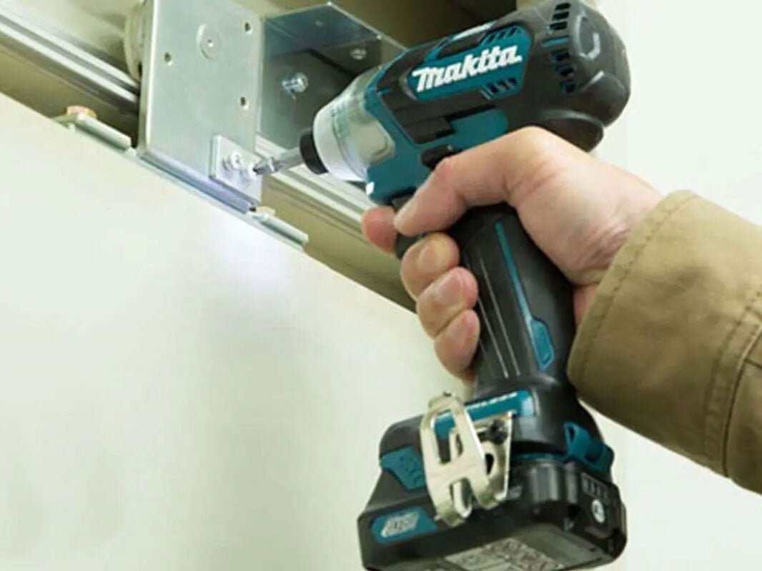 Makita TD111DZ dùng pin 12V Makita TD111DZ