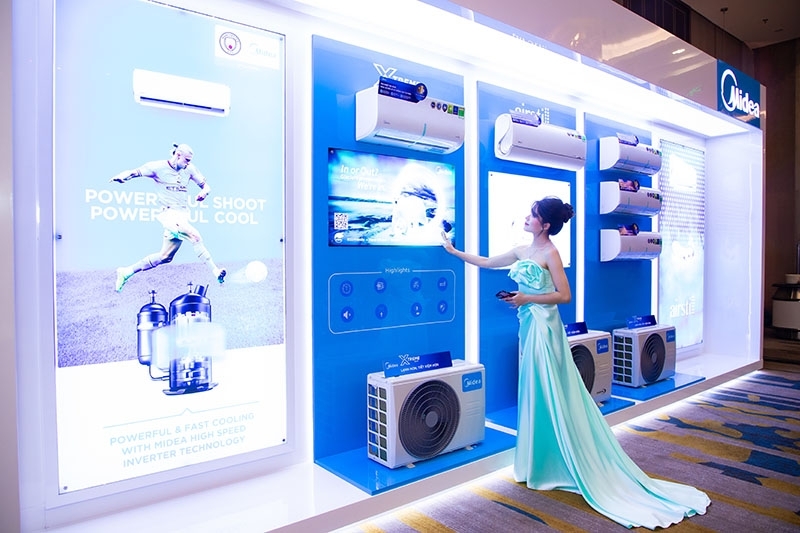 Điều hòa Midea Inverter 18000 BTU MSAGII-18CRDN8