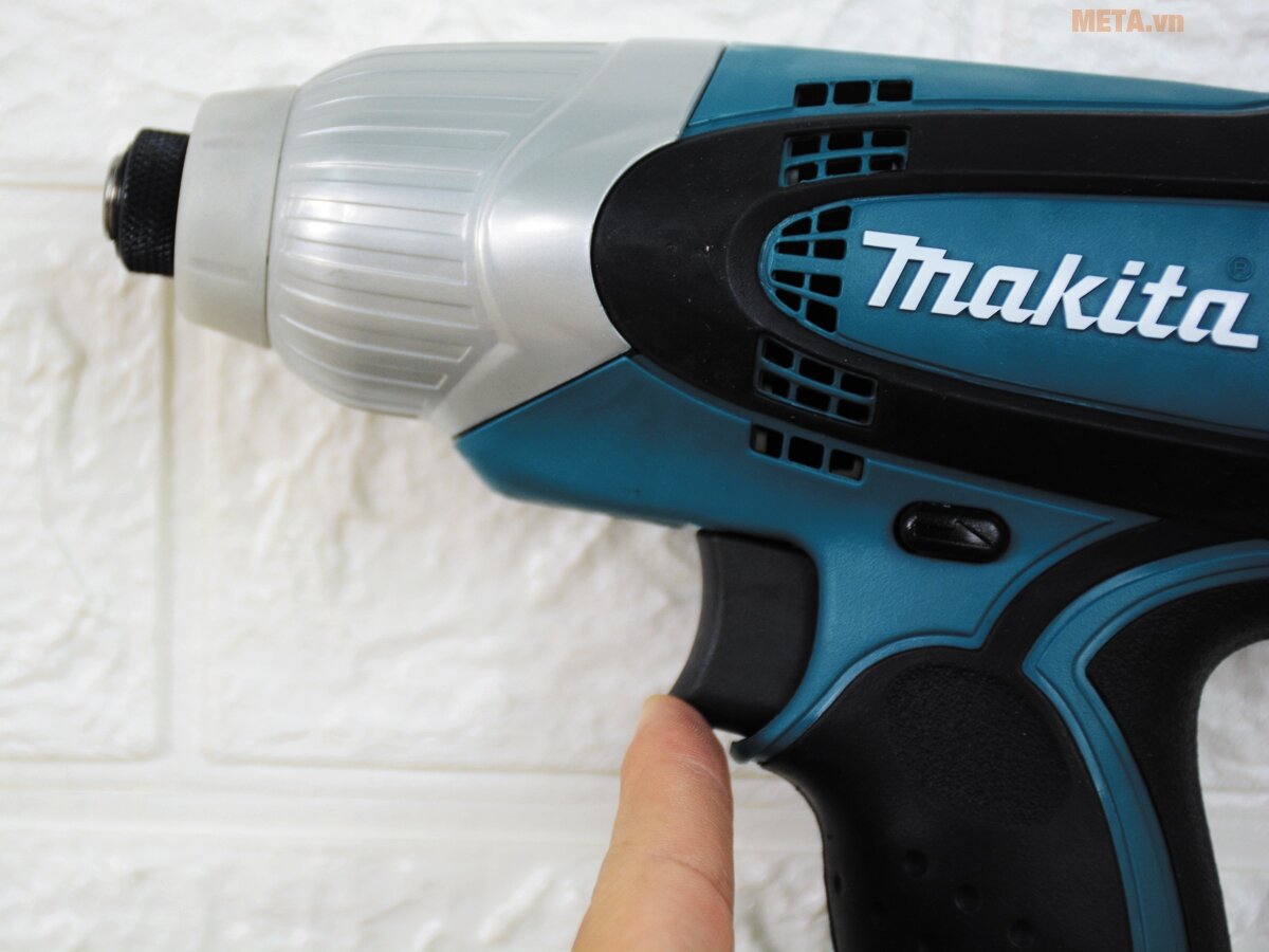 Máy vặn vít Makita TD 0101