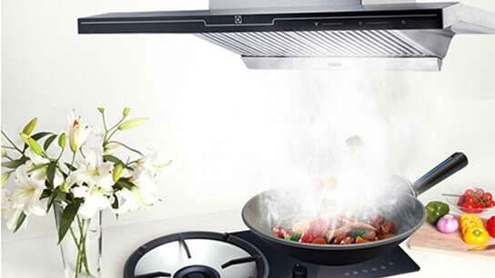 Electrolux EFC926BAR giúp hút mùi và khử mùi không khí nhà bếp Electrolux EFC926BAR