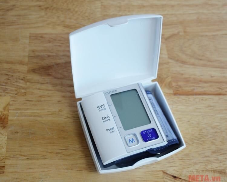 Máy đo huyết áp điện tử cổ tay CH-657