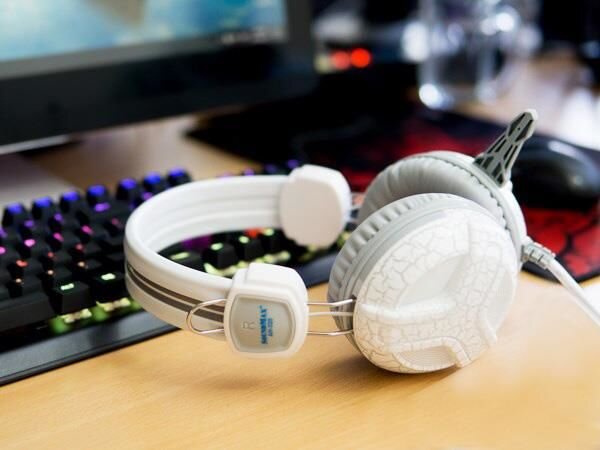 Tai nghe có dây Soundmax AH320 (Trắng)