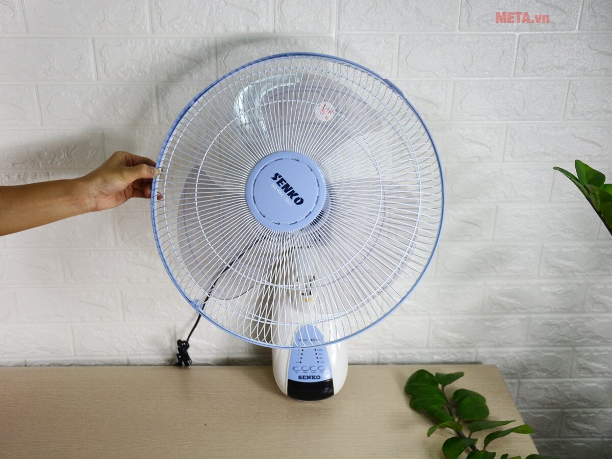 Quạt treo tường Senko TR1628 (47W, có điều khiển) Quạt treo tường Senko TR1628 (47W, có điều khiển)