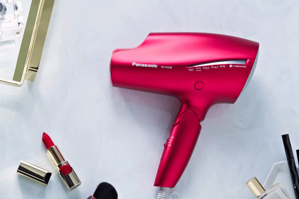 Máy sấy tóc Panasonic EH-NA98RP645 có kiểu dáng hiện đại sang trọng