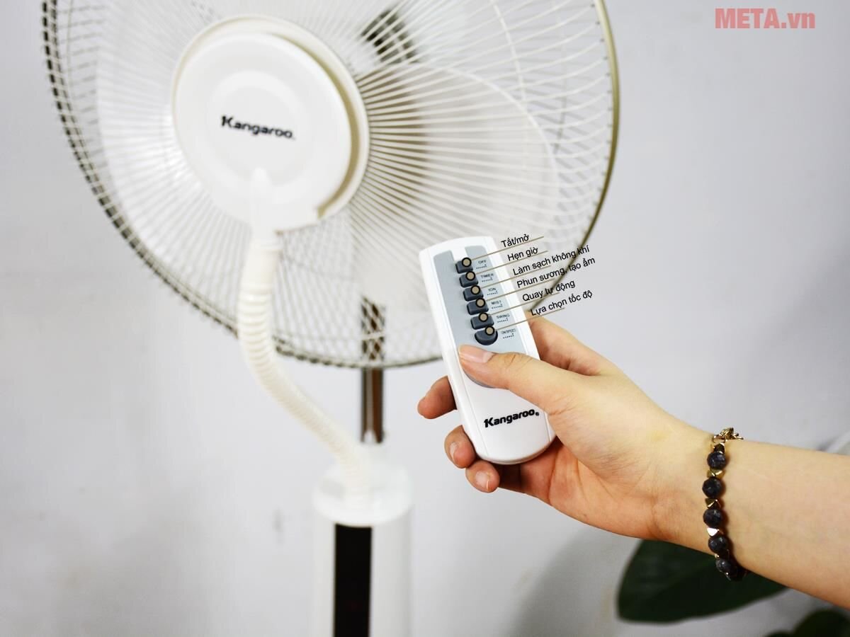 Quạt phun sương Kangaroo KG200C