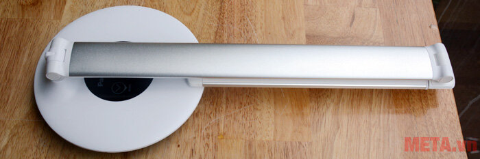 Đèn bàn Led Panasonic NNP61923 (màu bạc)