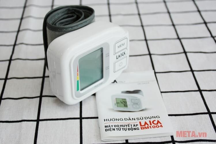 Máy đo huyết áp cổ tay Laica BM1004