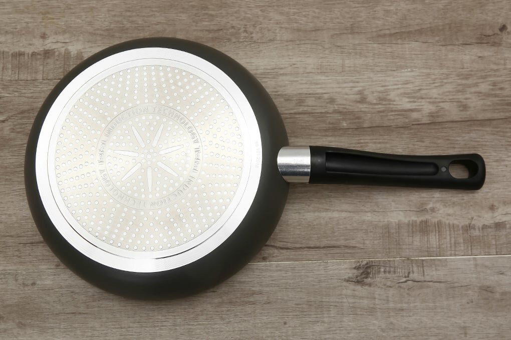 Tefal G1640495 có tay cầm chống nóng  Tefal G1640495